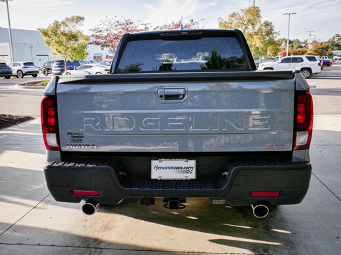 Certified 2025 Honda Ridgeline Sport image 9