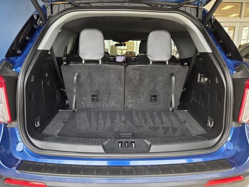 Used 2023 Ford Explorer XLT w/ Equipment Group 202A image 9