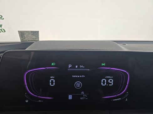 Used 2024 Kia Telluride LX image 11