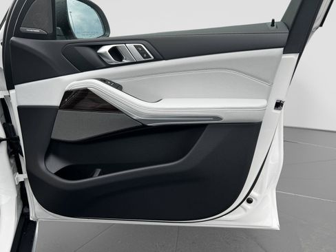 New 2026 BMW X5 xDrive40i AWD/4WD image 21