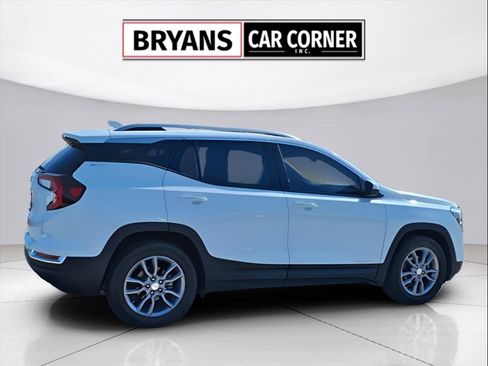 Used 2023 GMC Terrain SLT w/ Tech Package image 21