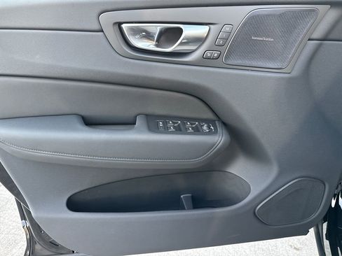 New 2026 Volvo XC60 B5 Ultra image 9