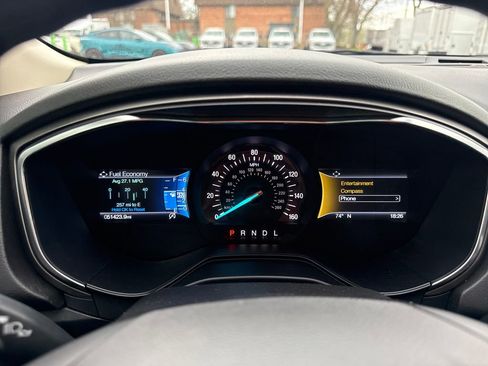 Used 2020 Ford Fusion SE image 27