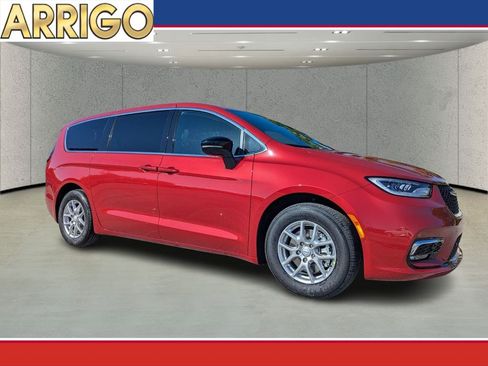 New 2026 Chrysler Pacifica Select image 1