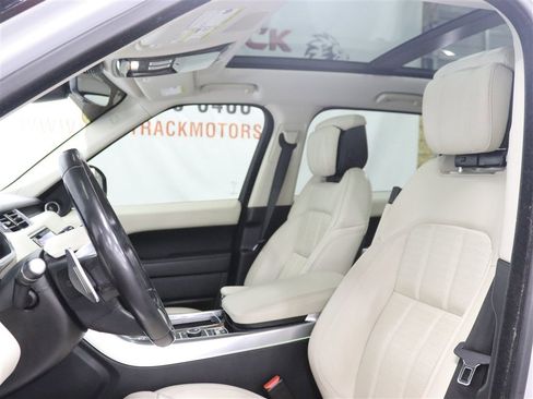 Used 2019 Land Rover Range Rover Sport HSE Dynamic image 16
