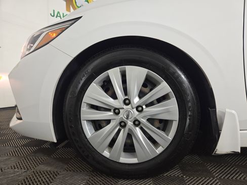 Used 2020 Nissan Sentra S image 32