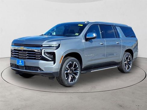 New 2026 Chevrolet Suburban Premier image 1