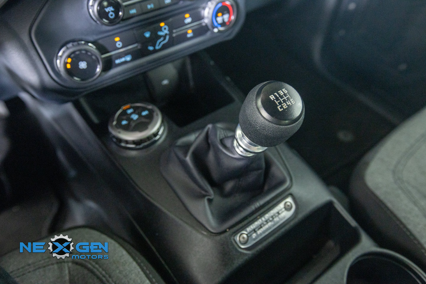 Used 2022 Ford Bronco 2-Door AWD/4WD image 27