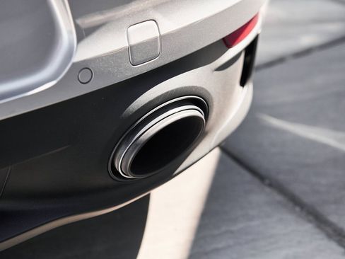 Used 2024 Porsche 911 Carrera GTS w/ Premium Package image 11