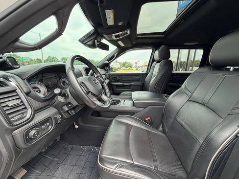 Used 2022 RAM 3500 Limited AWD/4WD image 4