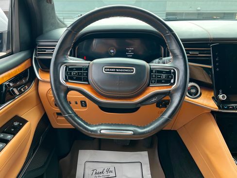 Used 2022 Jeep Grand Wagoneer Series III w/ HD Trailer Tow Package image 12