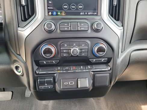 Used 2022 Chevrolet Silverado 1500 RST AWD/4WD image 18