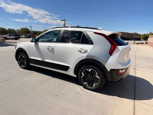 Used 2023 Kia Niro Wave FWD image 10