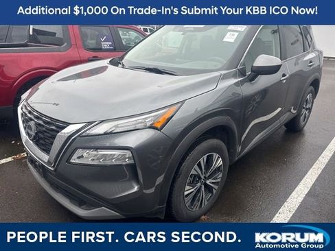 Used 2023 Nissan Rogue SV image 1