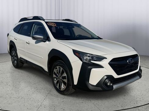 Used 2025 Subaru Outback Touring XT AWD/4WD image 8
