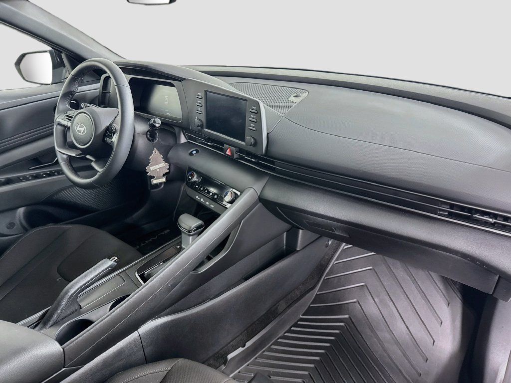 Certified 2026 Hyundai Elantra Sport FWD image 28