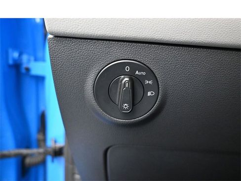 Used 2024 Volkswagen Taos SE image 14