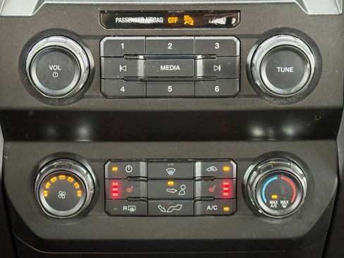 Used 2019 Ford F150 XLT w/ Equipment Group 302A Luxury AWD/4WD image 24