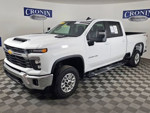 Used 2025 Chevrolet Silverado 2500 LT w/ Convenience Package AWD/4WD image 32