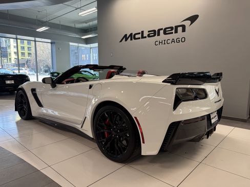 Used 2016 Chevrolet Corvette Z06 w/ 3LZ Preferred Equipment Group image 3