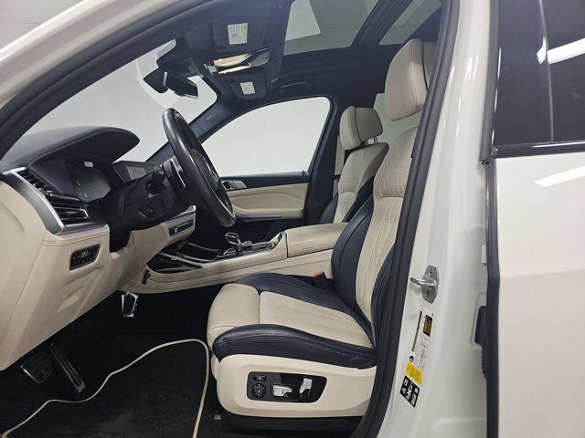 Used 2022 BMW X7 xDrive40i w/ M Sport Package AWD/4WD image 6