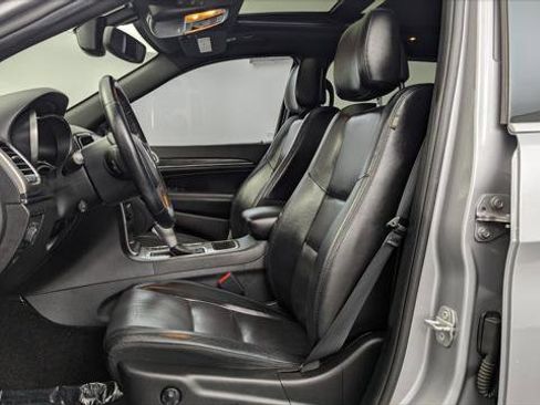 Used 2019 Jeep Grand Cherokee Limited w/ Luxury Group II image 14