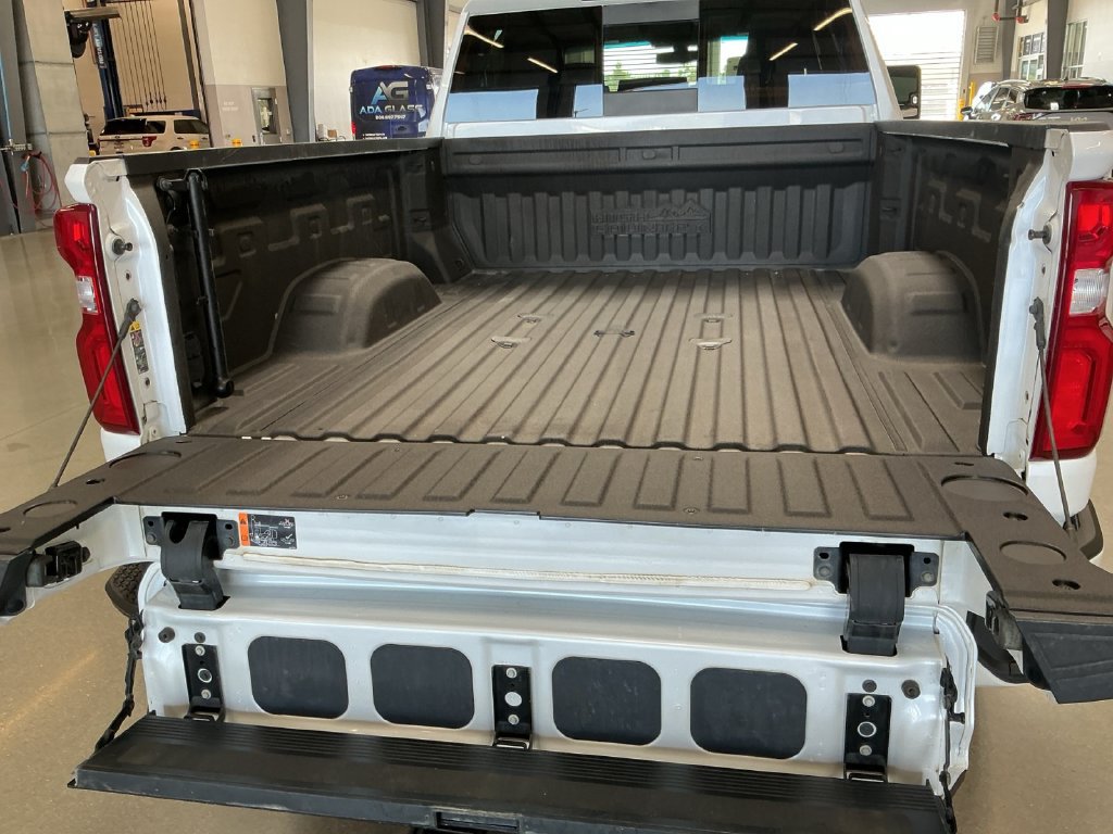 Used 2022 Chevrolet Silverado 3500 High Country AWD/4WD image 29