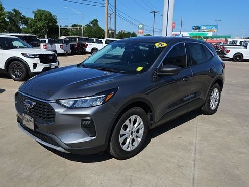 Used 2024 Ford Escape Active w/ Cold Weather Package FWD image 11