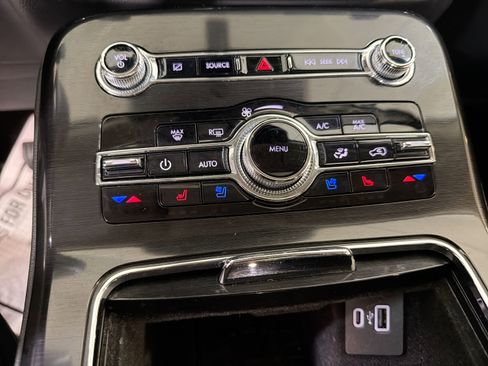 Used 2022 Lincoln Nautilus Reserve w/ Equipment Group 201A image 20