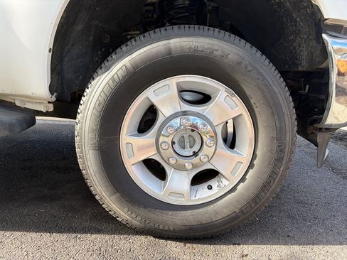 Used 2016 Ford F250 XLT w/ XLT Interior Package image 16