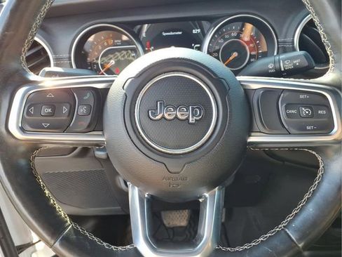 Used 2020 Jeep Gladiator Overland w/ Cold Weather Group image 14