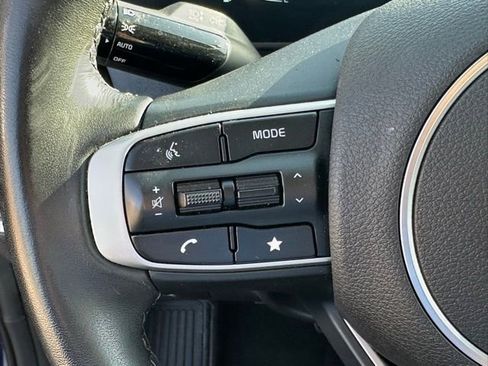 Used 2024 Kia Sportage EX image 16
