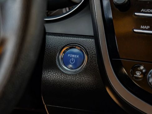 Used 2020 Toyota Camry LE image 23