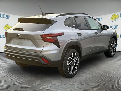 New 2026 Chevrolet Trax RS w/ Sunroof Package FWD image 7