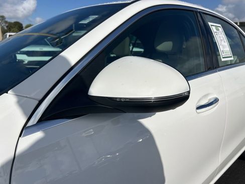 Used 2025 Mercedes-Benz C 300 Sedan image 19