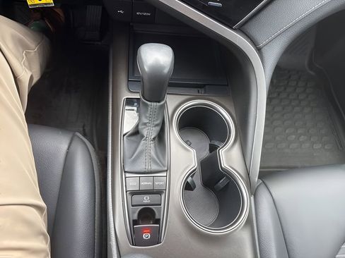 Used 2023 Toyota Camry SE image 18