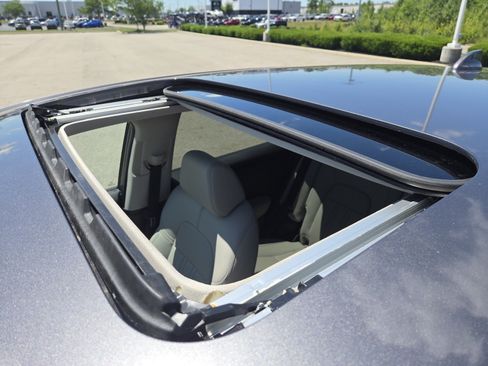 Used 2025 Honda HR-V EX-L image 3