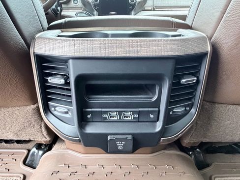 Used 2023 RAM 3500 Limited image 29