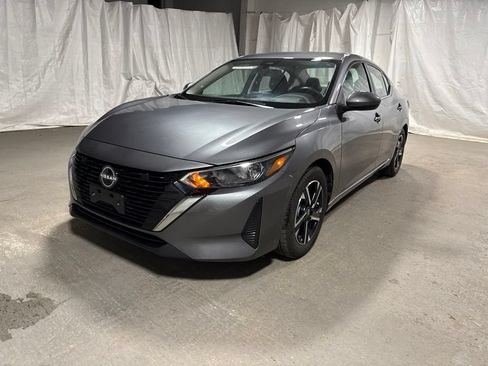 Used 2024 Nissan Sentra SV FWD image 3