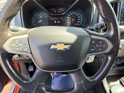 Used 2019 Chevrolet Colorado Z71 AWD/4WD image 15