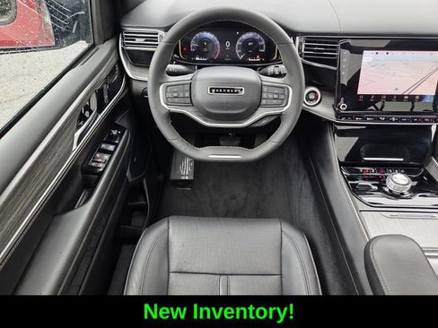 Certified 2024 Jeep Wagoneer Series II w/ Premium Group I AWD/4WD image 13