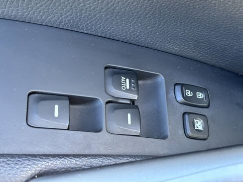 Used 2016 Hyundai Veloster Turbo image 13