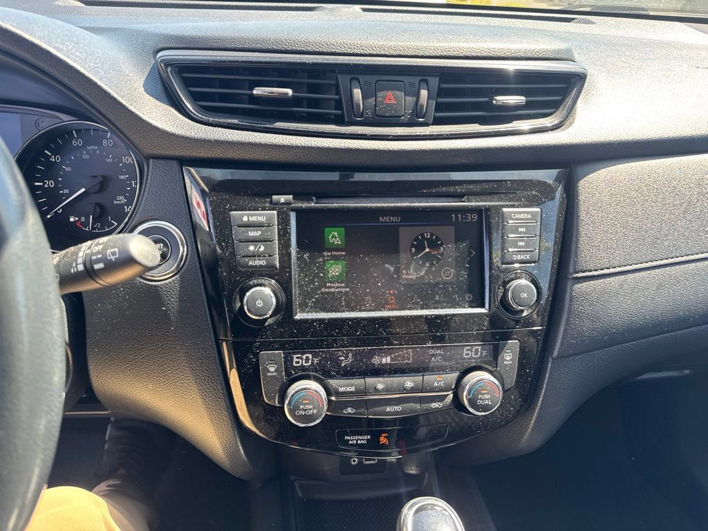Used 2018 Nissan Rogue SV w/ Premium Package AWD/4WD image 14
