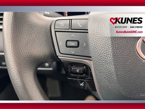 Used 2025 Toyota Camry SE image 16