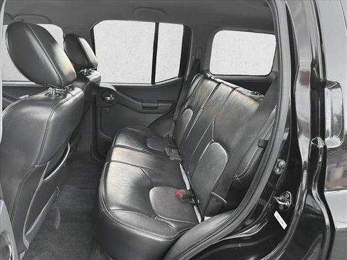 Used 2015 Nissan Xterra PRO-4X w/ Pro-4x Leather Package image 16