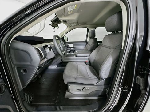 Used 2025 Ford Expedition Max Active RWD image 21