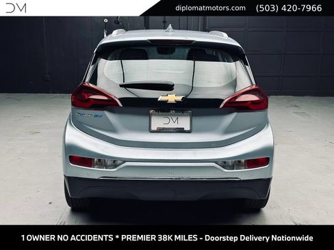 Used 2017 Chevrolet Bolt Premier w/ Driver Confidence II Package FWD image 6
