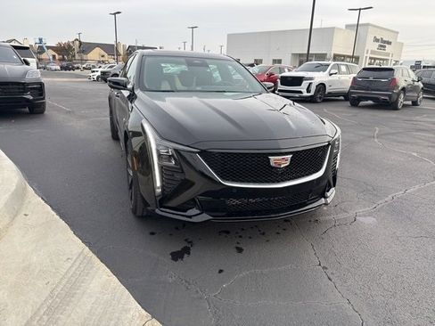 Used 2025 Cadillac CT5 Sport image 9