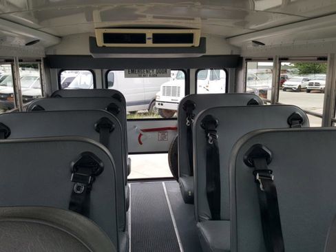 Used 2007 Chevrolet Express 3500 w/ School Bus Package RWD image 16