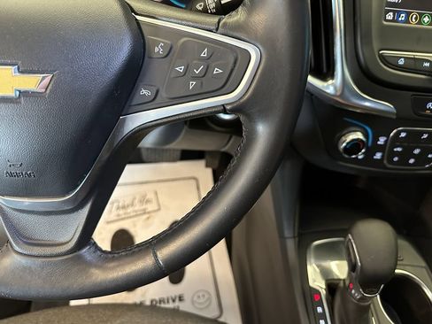 Used 2022 Chevrolet Equinox LT FWD image 12